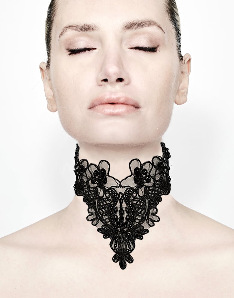 Image of DAVIA - LACE COLLAR-