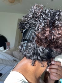 Image 3 of GLUELESS 20 inch READY TO WEAR 360 Swiss lace wig with HIGHLIGHTS and LAGOS hairline 