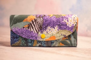 Image of Carteras Estampado Selva (Tamaños Grande y Pequeño)