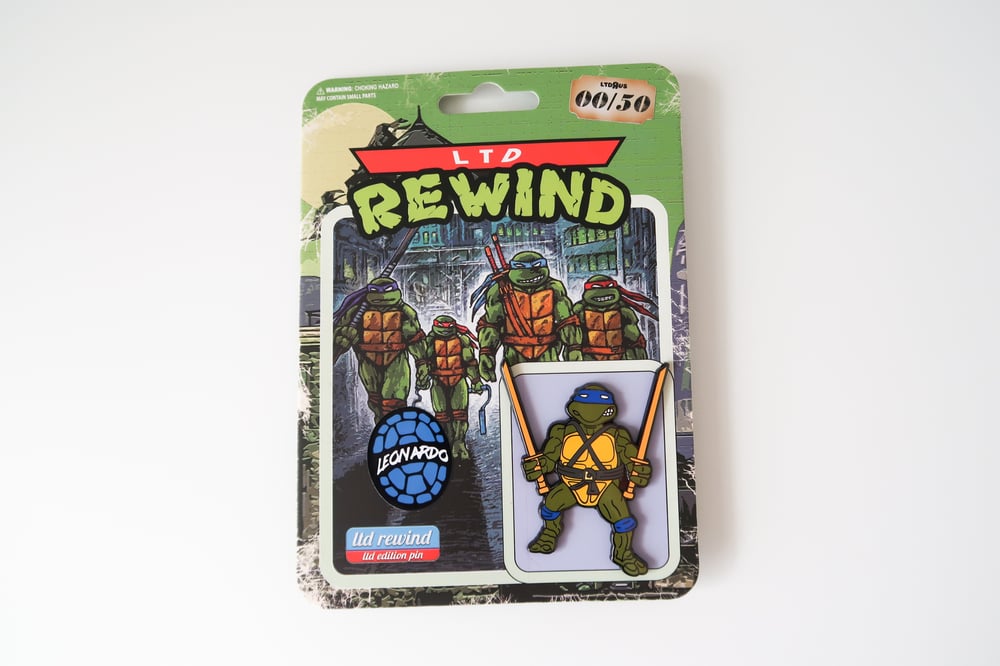 Leonardo TMNT - Hard Enamel Pin - 1988 Playmates Style