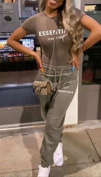 Image 1 of ESSENTIAL 2 PIECE SET 
