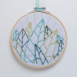 EMBROIDERED LEAVES (16cm)