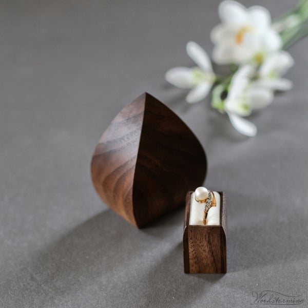 Image of Unique engagement ring box - flower bud 