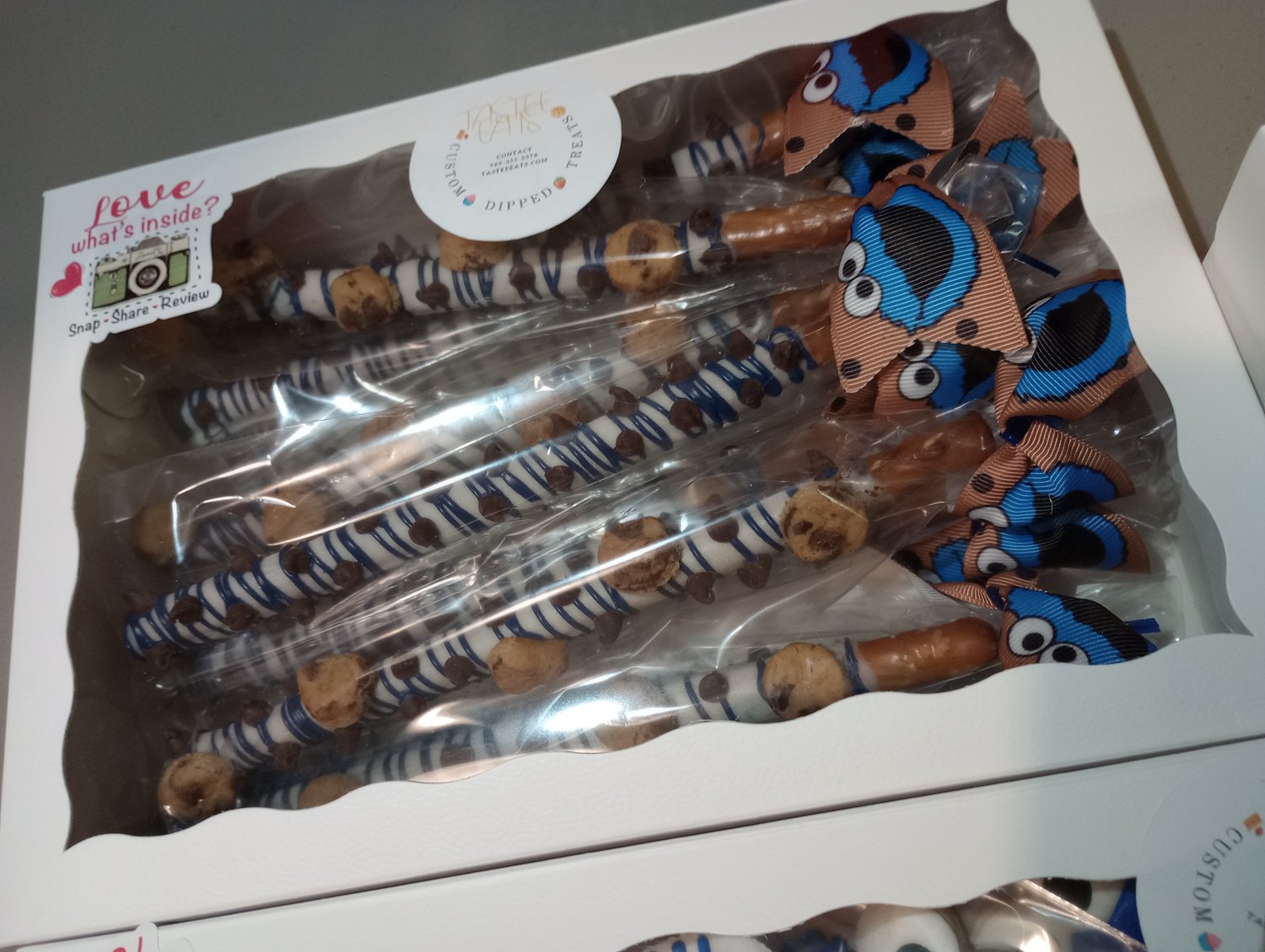 Image of Gourmet Dipped Pretzels Rods & Custom Dipped Oreos