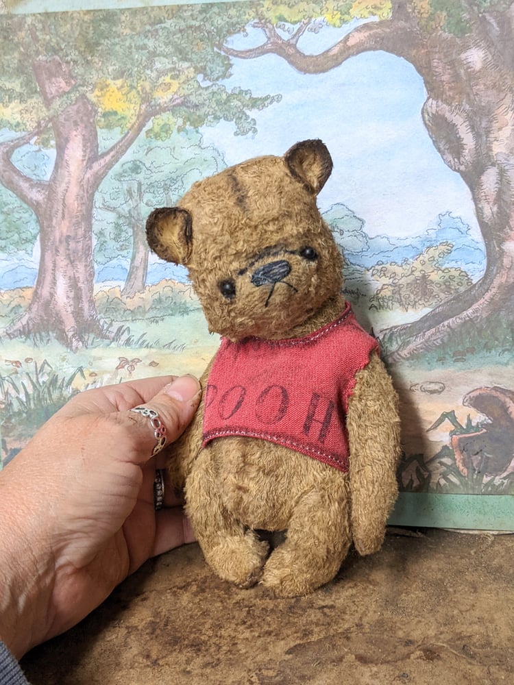 Image of POOH 7.5" cabinet size -  vintage classic style Pooh Bear by whendis bears ---.