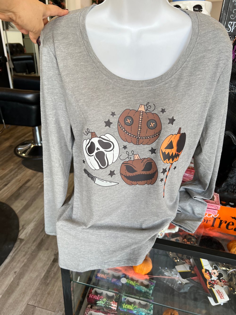 Long sleeve trick or treat u neck L 