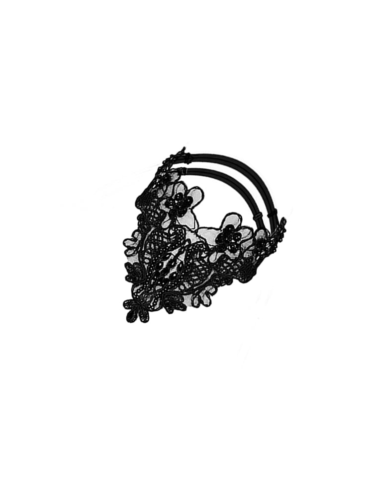 Image of DAVIA - LACE COLLAR-