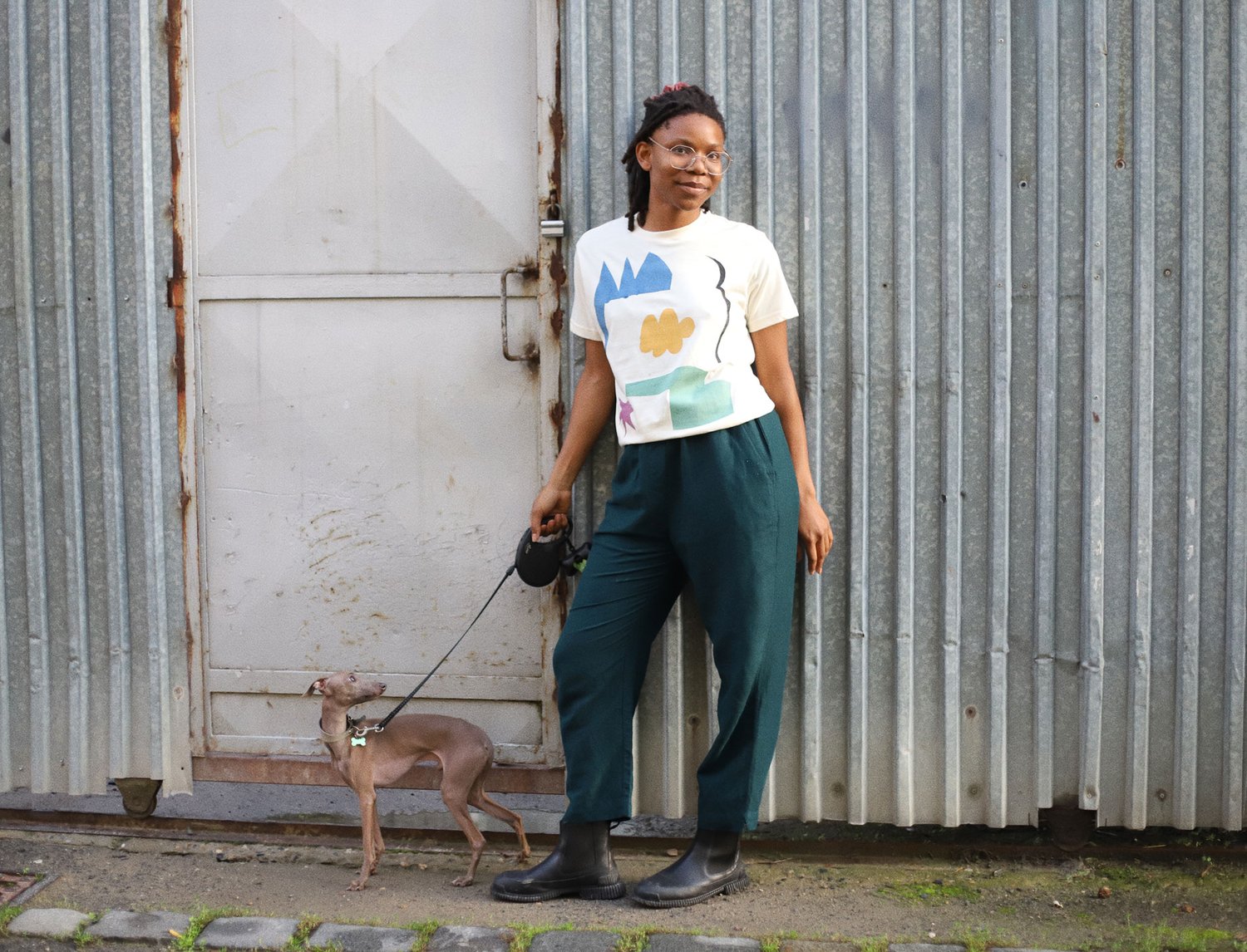 Image of CUT OUTS BEIGE BASIC TSHIRTS