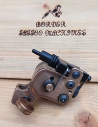 Image 2 of BORDER TATTOO MACHINE, BRASS SIDEWINDER PATINA FINISH, CLIP CORD CONNECTION