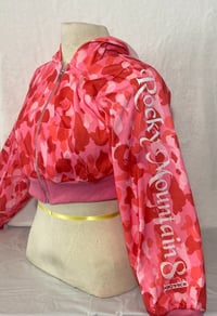 Women pink camo crop jacket