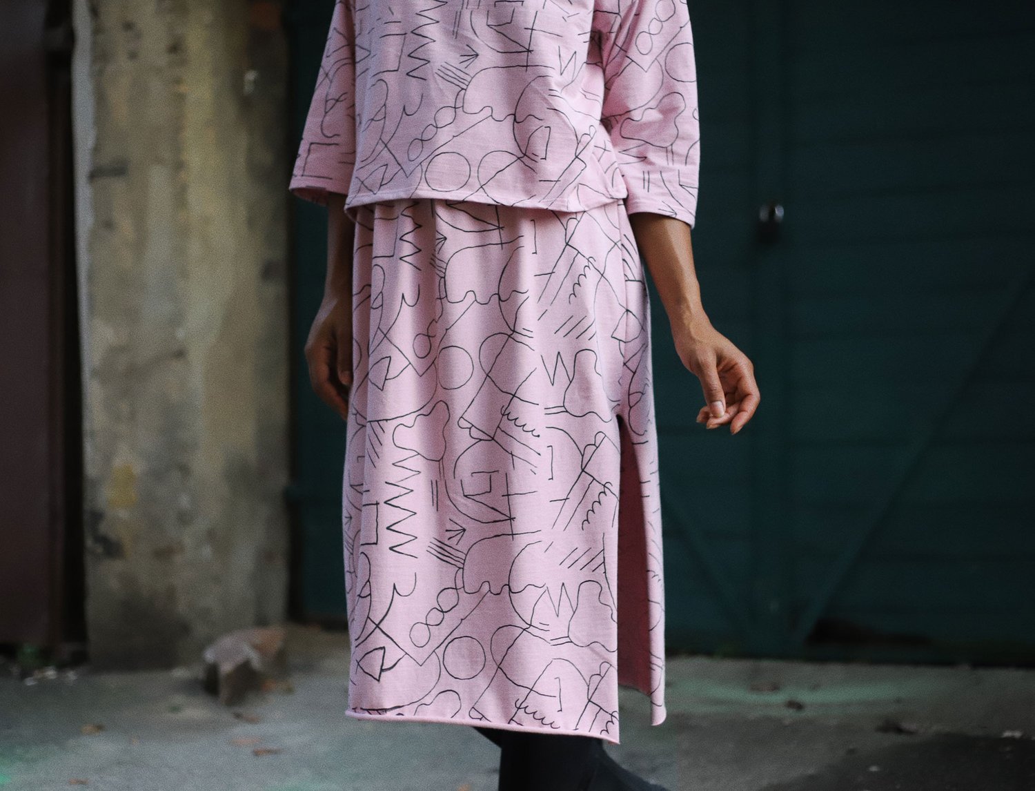 Image of PINK SKIRT WITH DRAWING