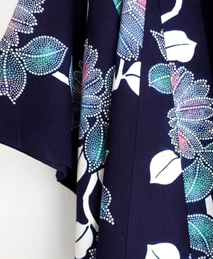 Image of Kimono af bomuld med regnbueblomster