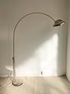 //VENDIDA//  LÁMPARA DE SUELO ARCO DORADA, AÑOS 70