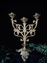 Image 3 of Paire de deux magnifiques candélabres d’eglise à trois feux, en laiton, fin XIXeme siècle