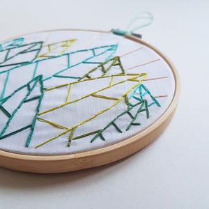 EMBROIDERED LEAVES (16cm)