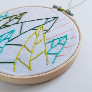 EMBROIDERED LEAVES (11cm)