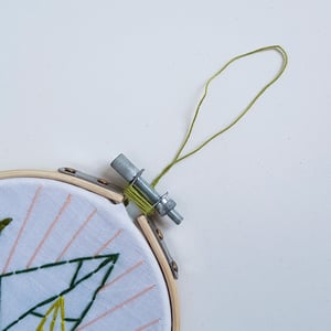 EMBROIDERED LEAVES (11cm)