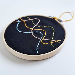 EMBROIDERED SOUND WAVES (11cm)