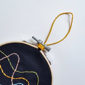 EMBROIDERED SOUND WAVES (11cm)