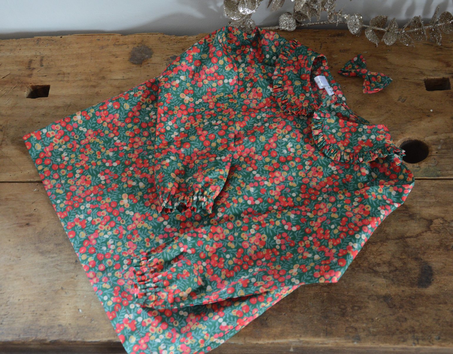 Image of Blouse wiltshire Christmas col claudine à volant 
