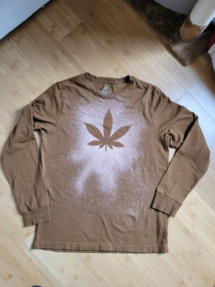 Image of  Bleach dyed pot leaf long sleeve tee SIZE MED
