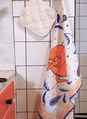 Γατί γλείφει Ποπό Πετσέτα Κουζίνας /// Cat Licking Butt Tea Towel