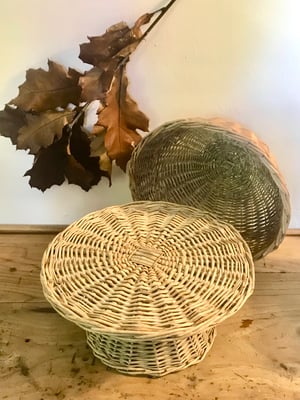 Image of Coupelle à fruits ou à fromage en osier et sa cloche