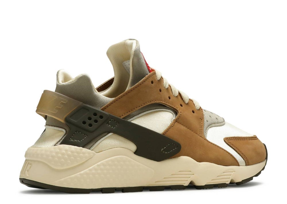 NIKE STUSSY X AIR HUARACHE LE 'DESERT OAK' 2021