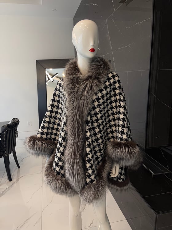 Image of Houndstooth x Fox Fur Cape