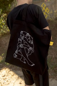 Image 3 of Tote Bag Negra 'Enredada'