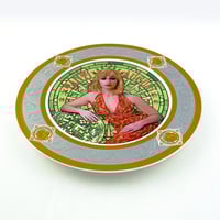 Image 2 of Pronto Raffaella! - Large Fine China Plate - #0775