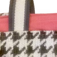 Image 3 of Dark grey and white houndstooth bag pink lining