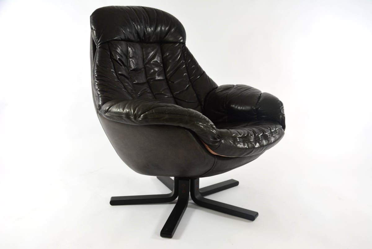 Image of Fauteuil en cuir noir de Henry Walter KLEIN