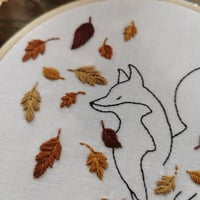 Image 2 of Patron broderie et guide PDF : les feuilles d'automne