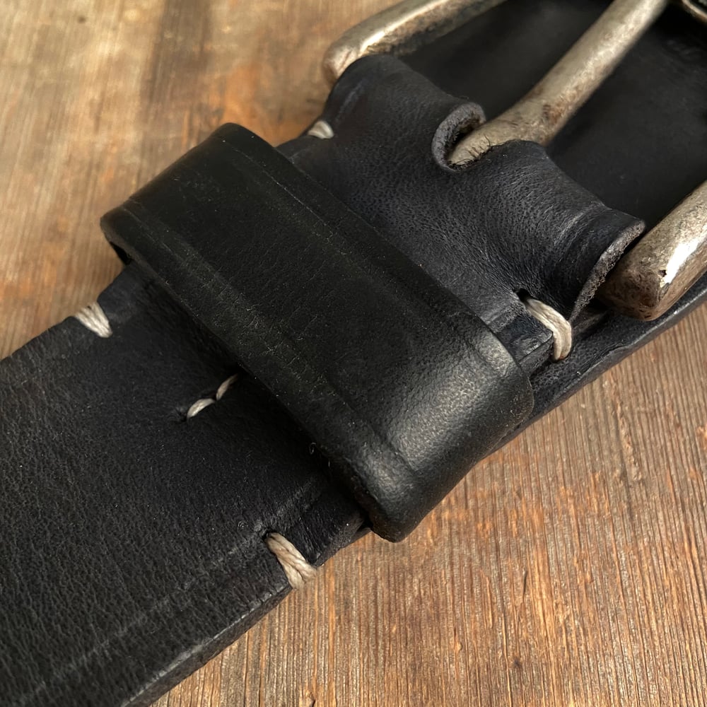 Image of THEDI LEATHERS HORSESHOE BELT BLACK