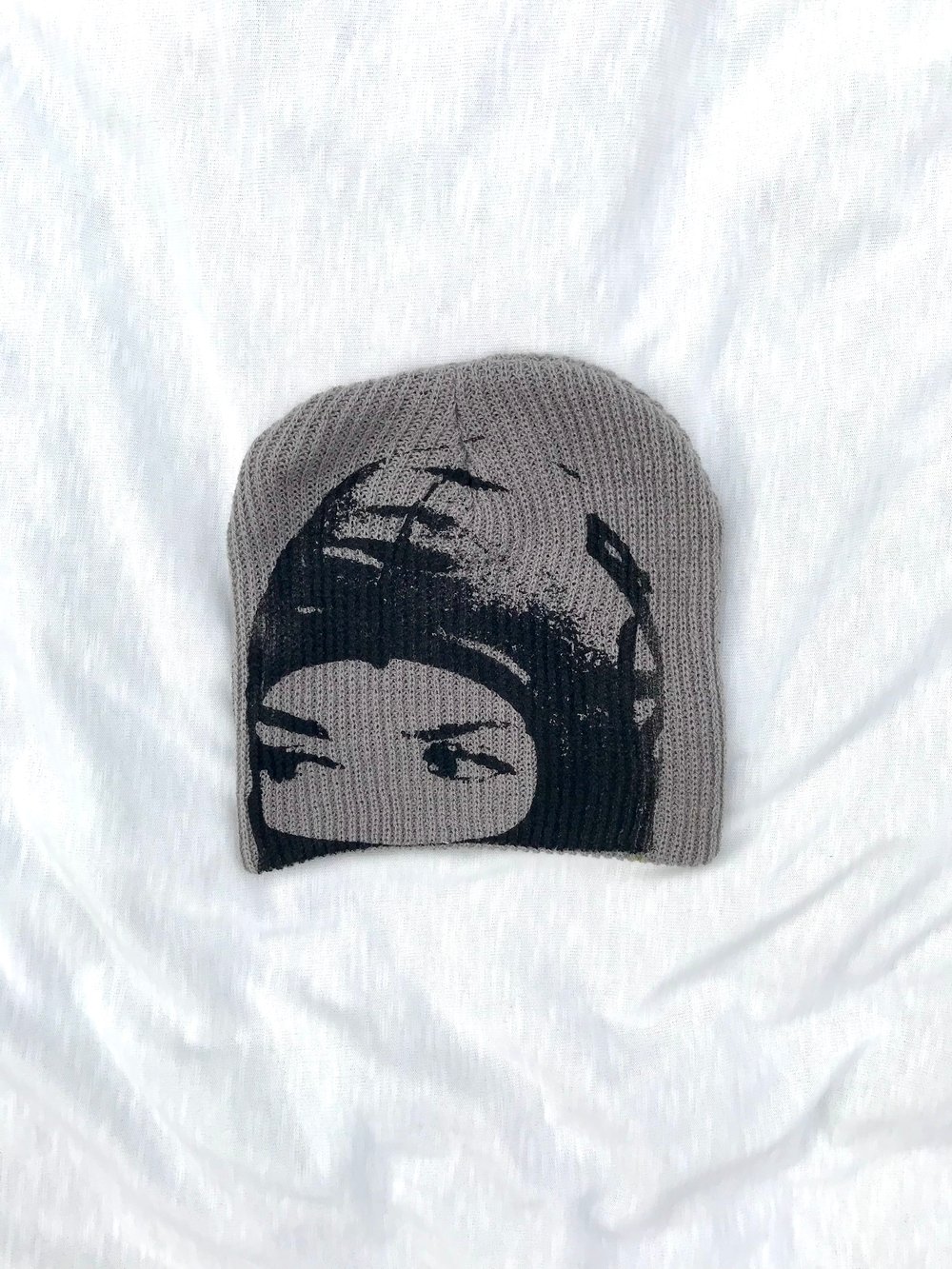 the more eyes the better beanie in gray