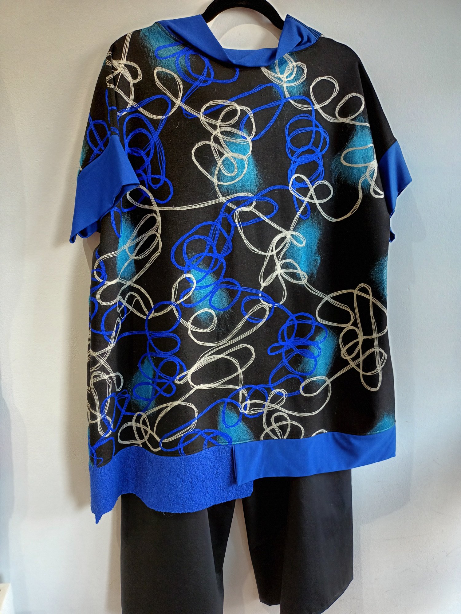 Image of last one...cobalt blue top