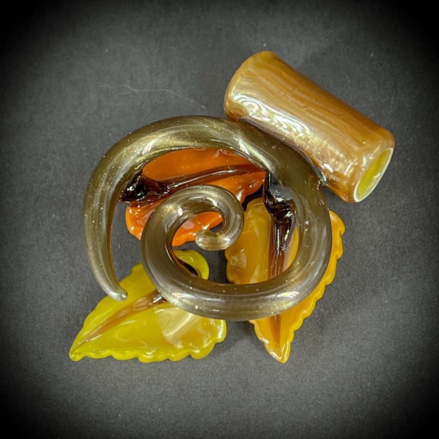 Image of Fall Fades 2025 Leaf Vine Pendant 11