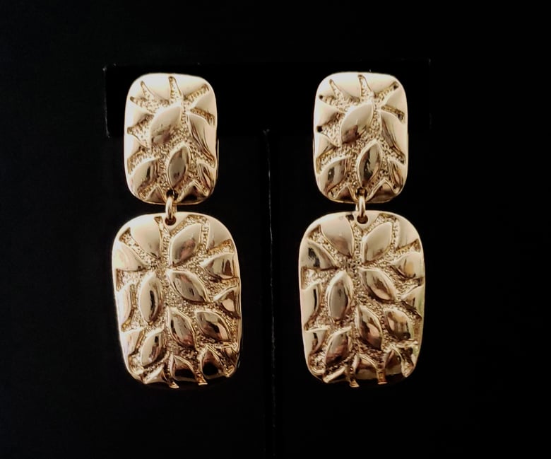 Image of Gold Design Clip-On Earrings 