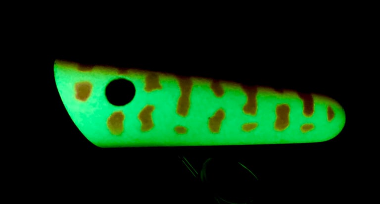 ZEAL Gaily Getter (Noctilucent Orange Coach Dog)