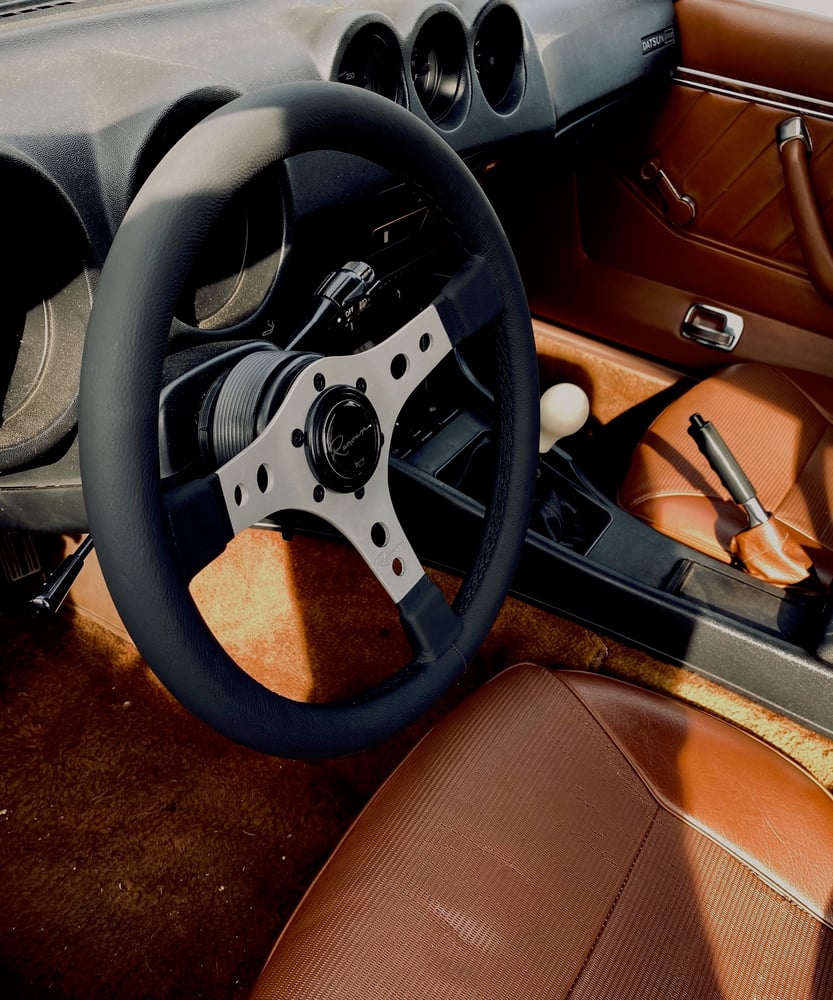 Image of NEW Renown Riverside Silver Leather Steering Wheel