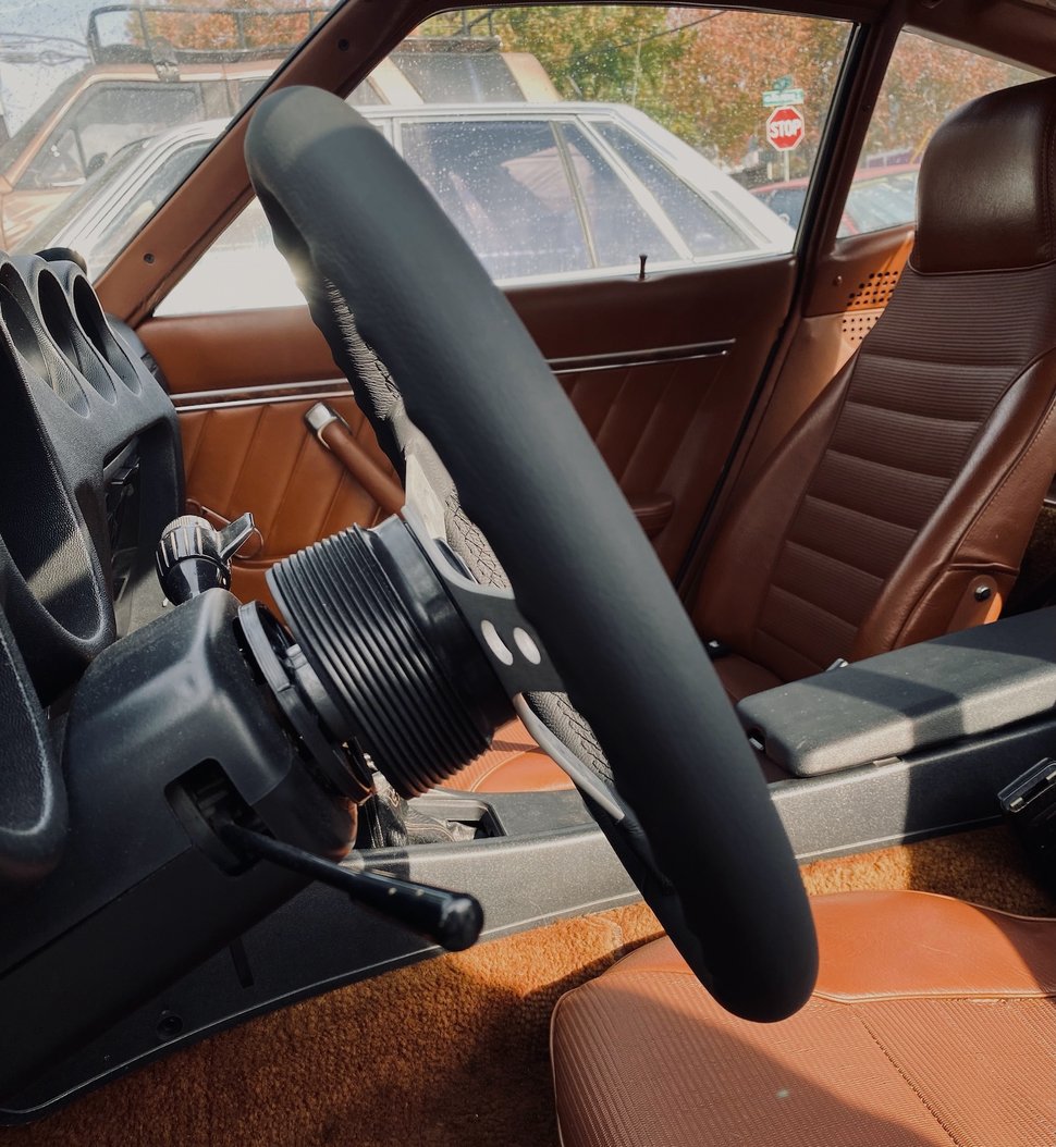 Image of NEW Renown Riverside Silver Leather Steering Wheel