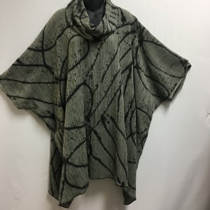 Image of Caftan tunic/dress - crinkle rayon -  hand painted - with African inspired design