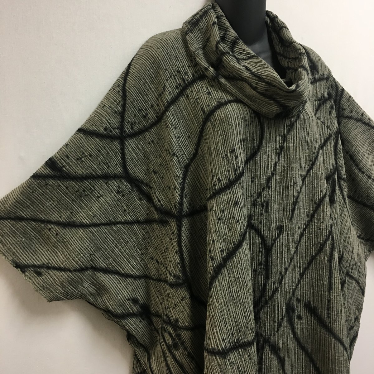 Image of Caftan tunic/dress - crinkle rayon -  hand painted - with African inspired design