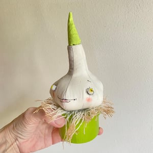 Image of Garlic Girl Pin Cushion Box