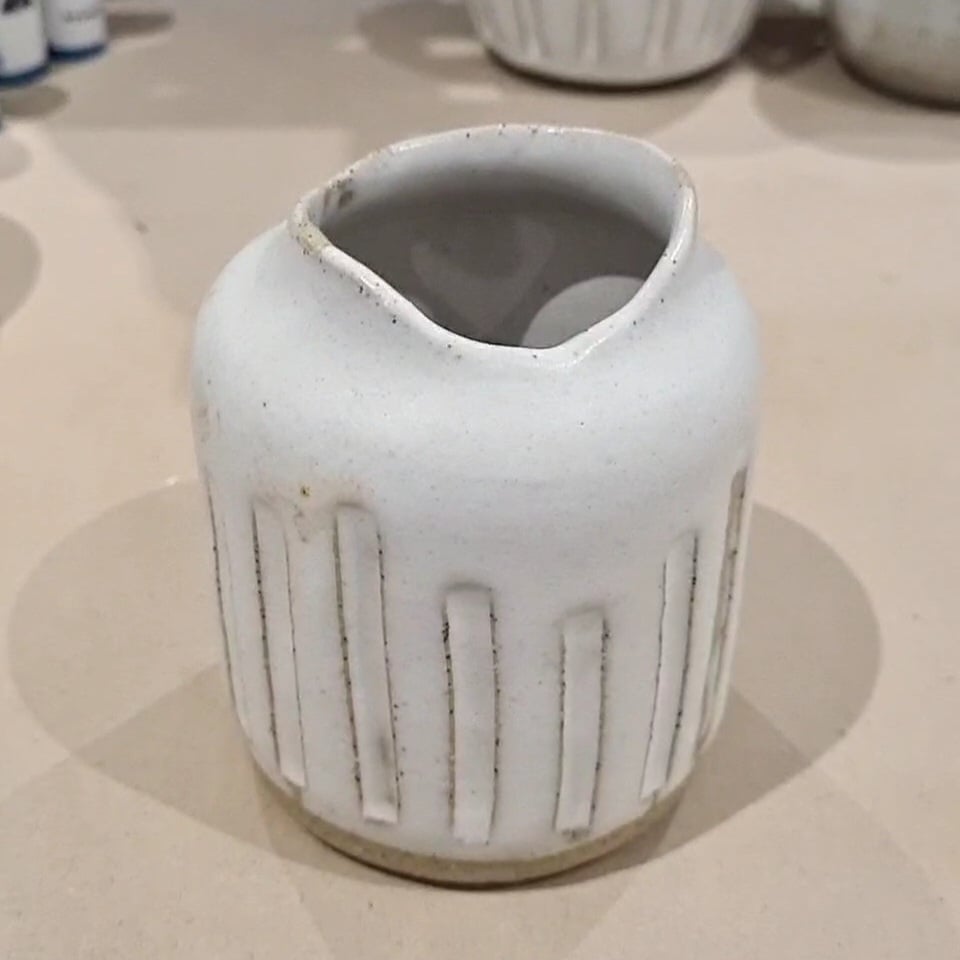 Image of Simplistic white small vase / holder