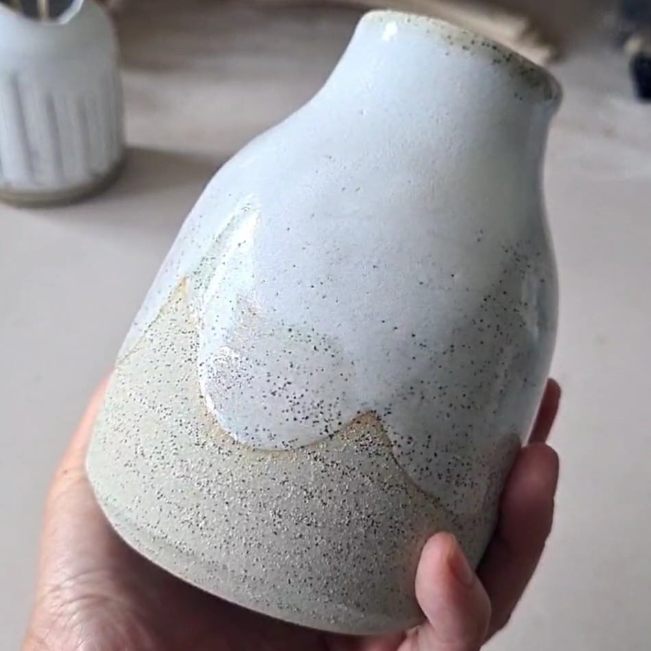 Image of Simplistic - medium vase 