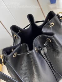Image 12 of LV Neo Epi Leather