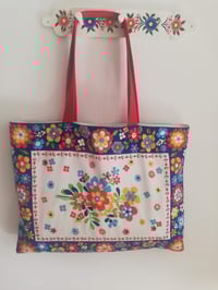 Image 2 of Flower tea towel tote XL