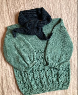 Image of -- PATRON :  MINI-GOLDEN SWEATER --